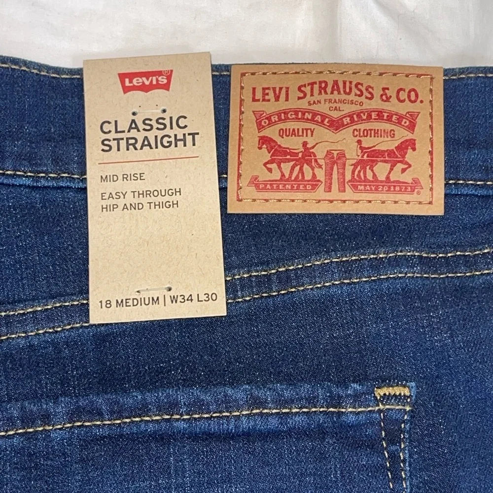 NWT Levi’s Classic Straight Mid Rise sculpt jeans Size 18Med W 34 X L 30. - Picture 7 of 8